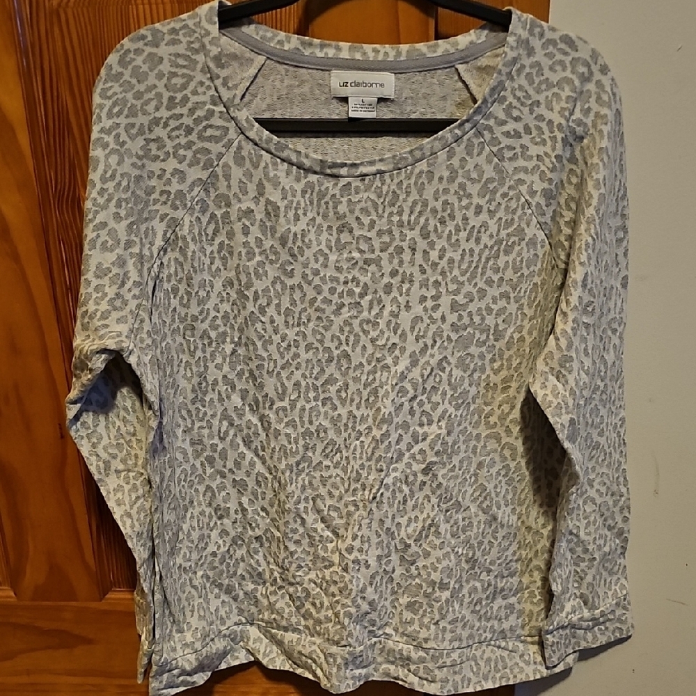 Liz Claiborne Gray Relaxed Crew Neck Sweater